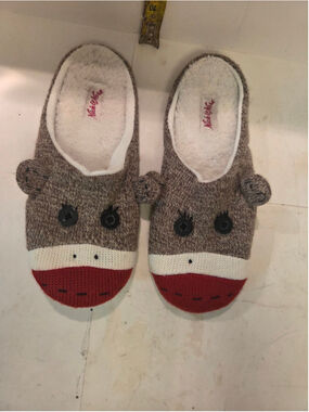 Women's nick & nora Sock Monkey Slippers Grey Red